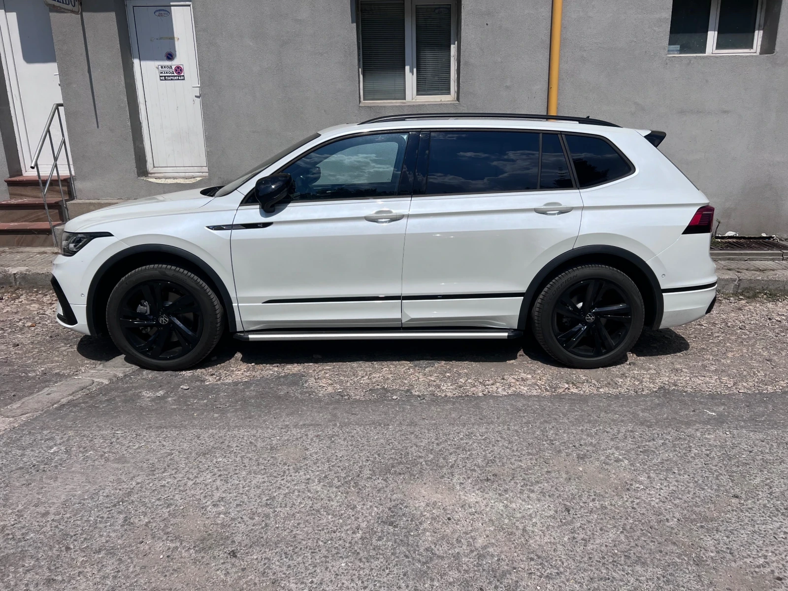 VW Tiguan Allspace Tiguan LWB PA R-line 2.0 TDI 4MOTION DSG, снимка 3 - Автомобили и джипове - 54755914