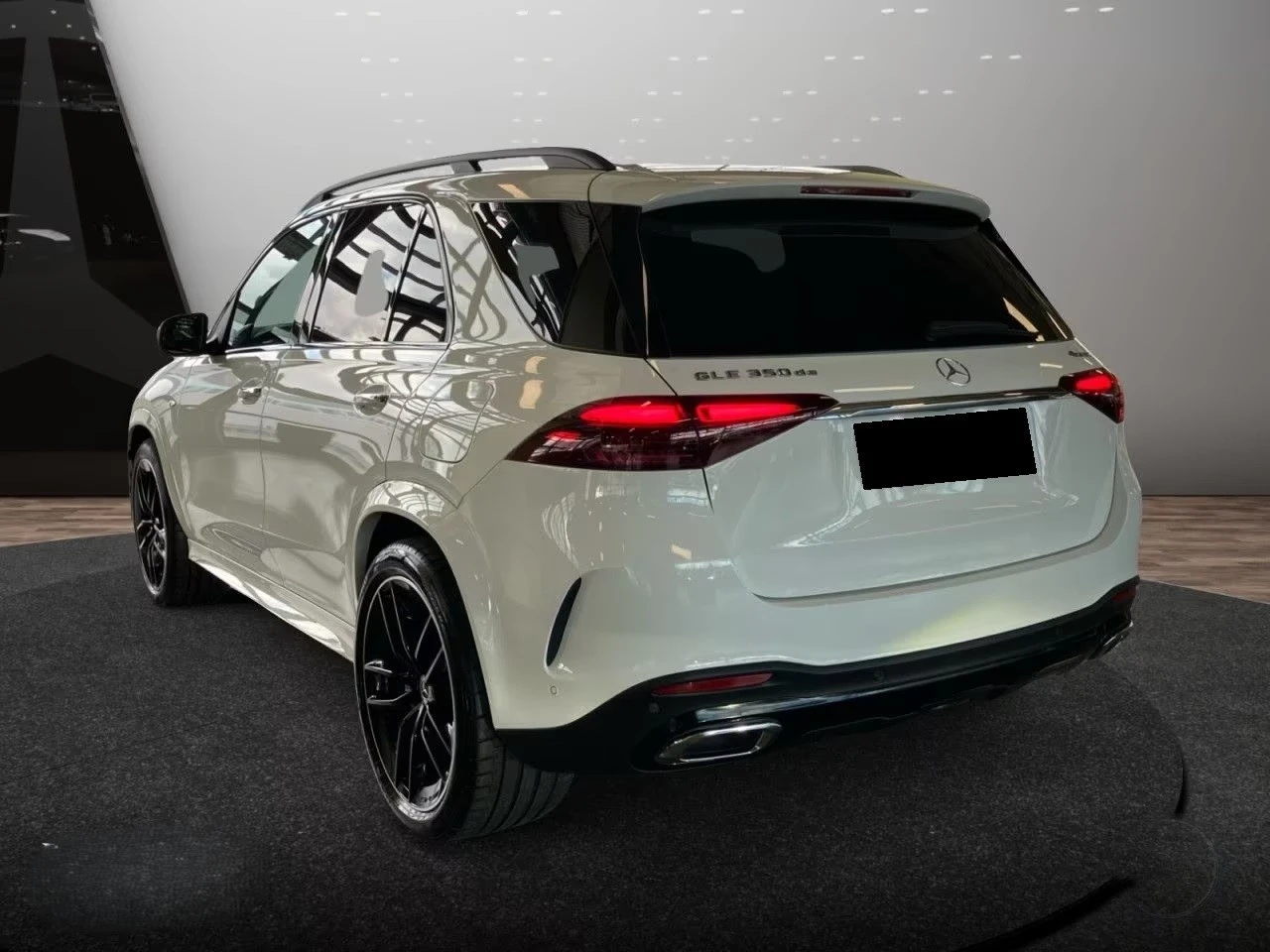 Mercedes-Benz GLE 350 de / AMG / 4 MATIC / BURM / 360 / PANO/ NIGHT PACK, снимка 4 - Автомобили и джипове - 54885053
