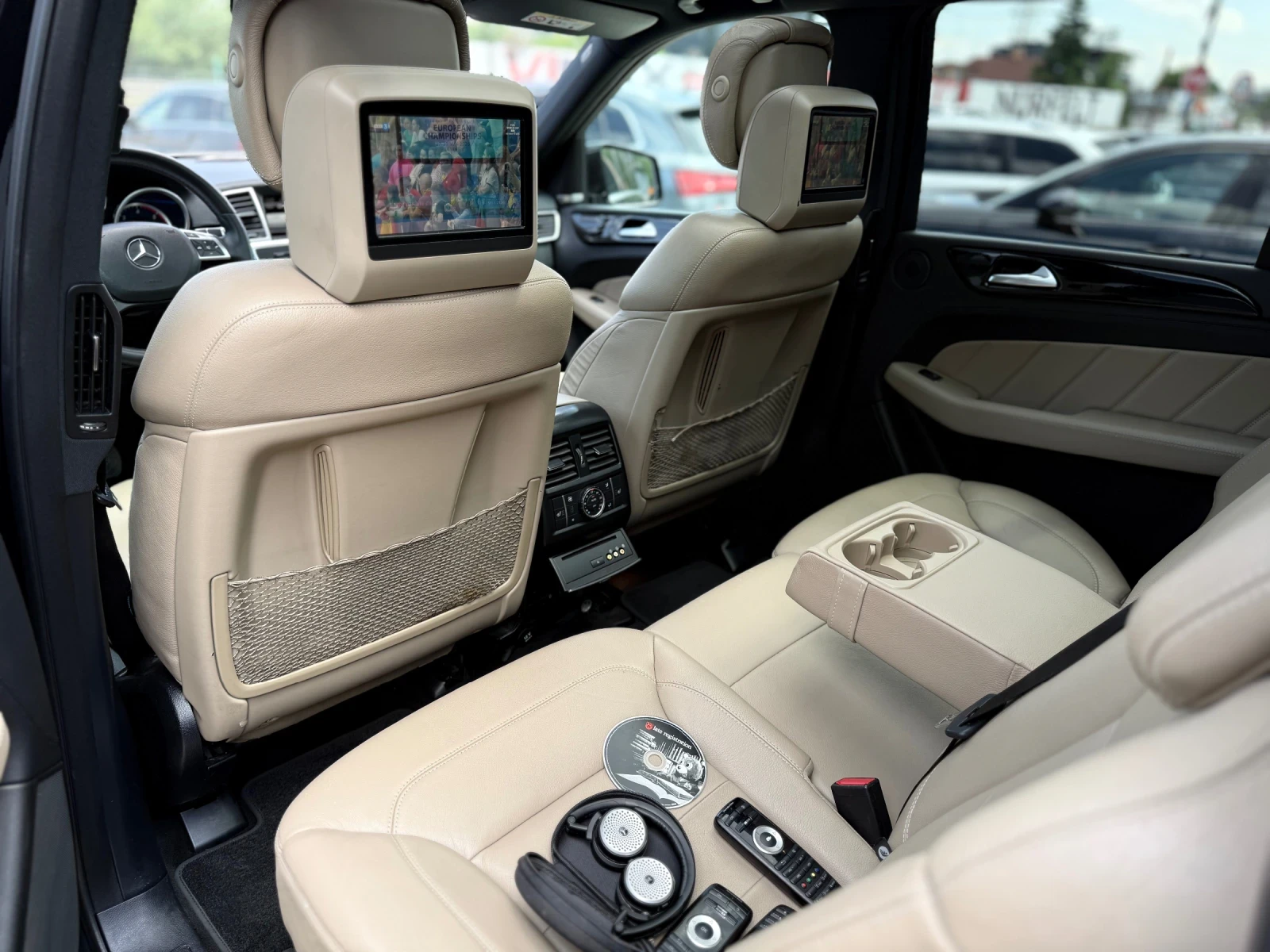 Mercedes-Benz GL 350 AMG FULL 3xTV PANO 7m 11.2015g, снимка 14 - Автомобили и джипове - 55172754