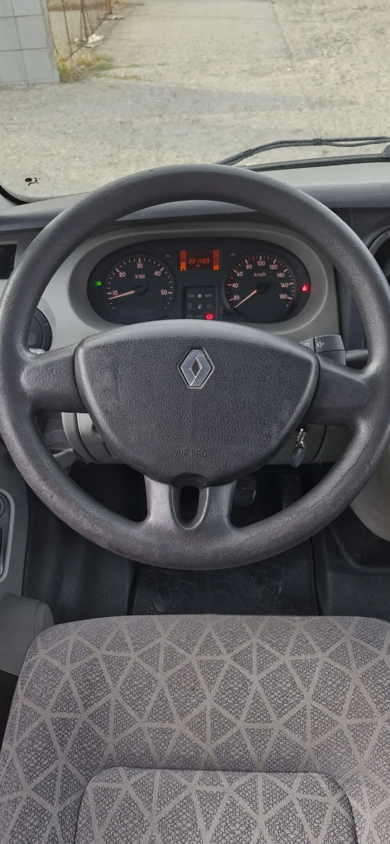 Renault Master 2.5 145к.с. 5+ 1 Климатик Като Нов , снимка 14 - Бусове и автобуси - 47326485