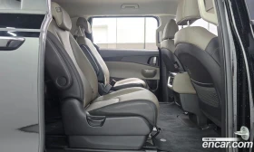 Kia Carnival Diesel 9-Seater Prestige, снимка 12