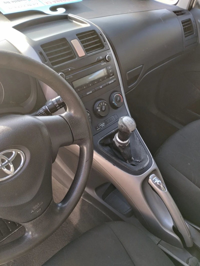 Toyota Auris 1.4, снимка 6 - Автомобили и джипове - 47583159