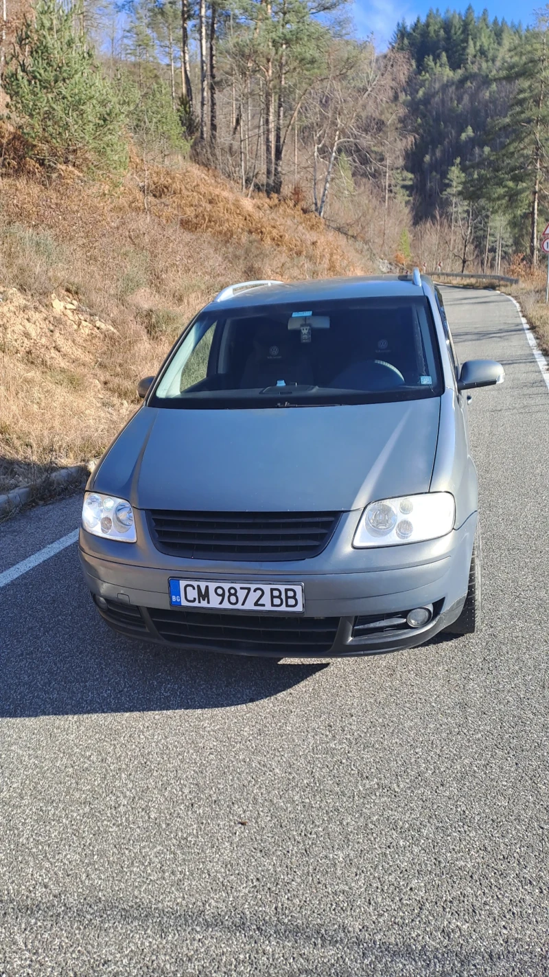 VW Touran 1.9 105к, снимка 2 - Автомобили и джипове - 48118010