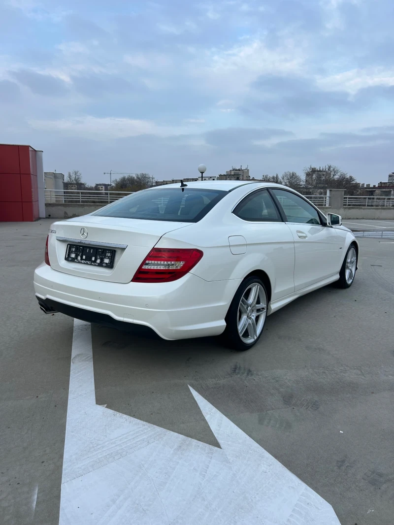 Mercedes-Benz C 180 AMG PACK // HARMAN KARDON, снимка 3 - Автомобили и джипове - 48348115