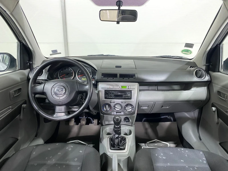 Mazda 2 1.2i, снимка 8 - Автомобили и джипове - 48969790