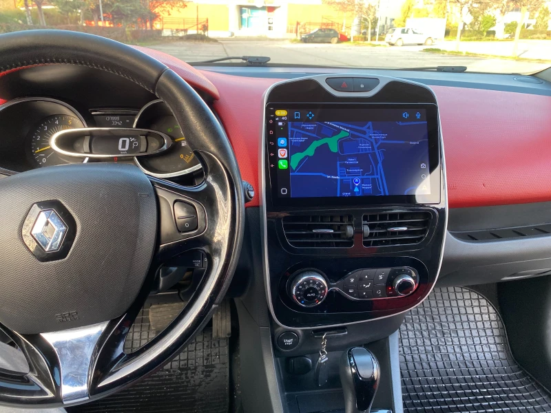 Renault Clio 4, снимка 12 - Автомобили и джипове - 52500371