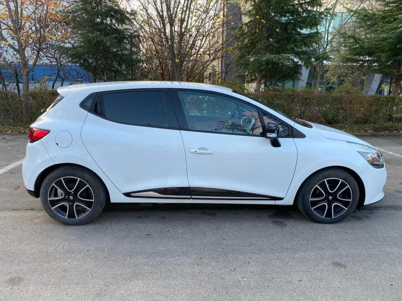 Renault Clio 4, снимка 4 - Автомобили и джипове - 52500371