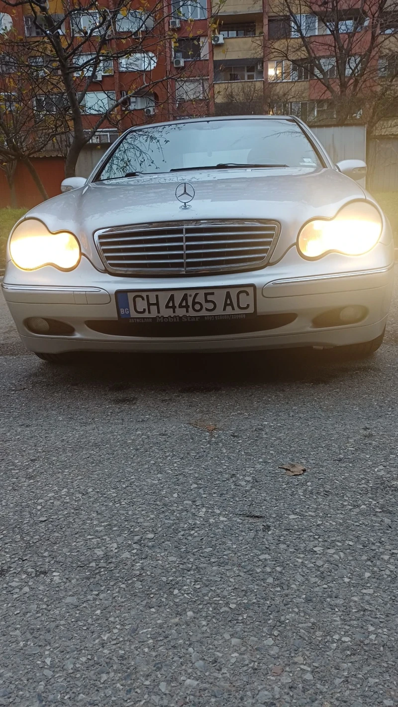Mercedes-Benz C 200, снимка 2 - Автомобили и джипове - 52890587
