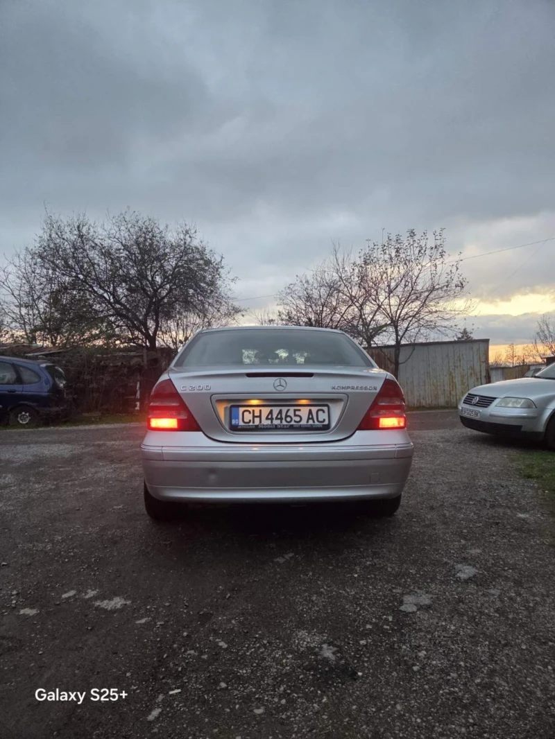 Mercedes-Benz C 200, снимка 11 - Автомобили и джипове - 52890587