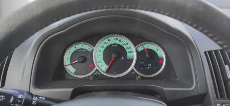 Toyota Corolla verso 2, 2 D-CAT, снимка 9 - Автомобили и джипове - 53432376