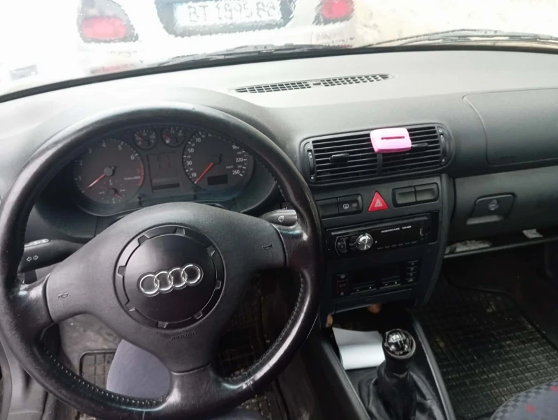 Audi A3 1.6i 90k.s, снимка 8 - Автомобили и джипове - 53044802