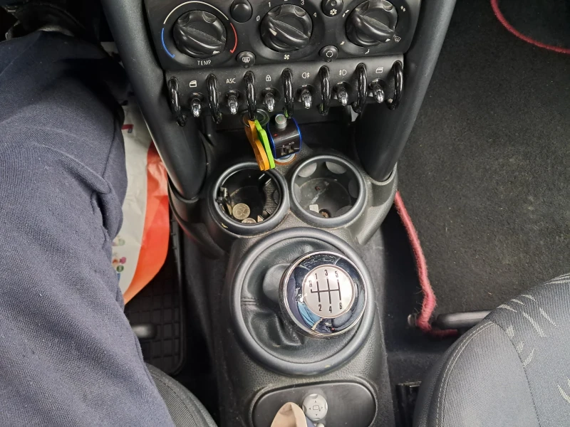Mini Cooper 1.4 D4D 90 ks 6sk., снимка 14 - Автомобили и джипове - 53276431