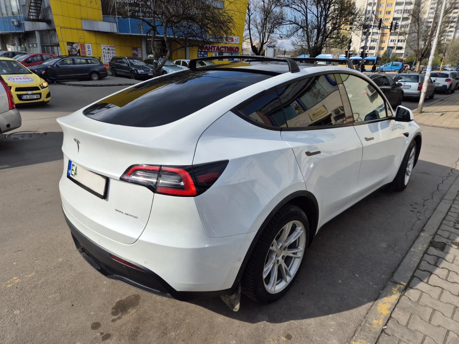 Tesla Model Y Long Range Dual Motor - изображение 6