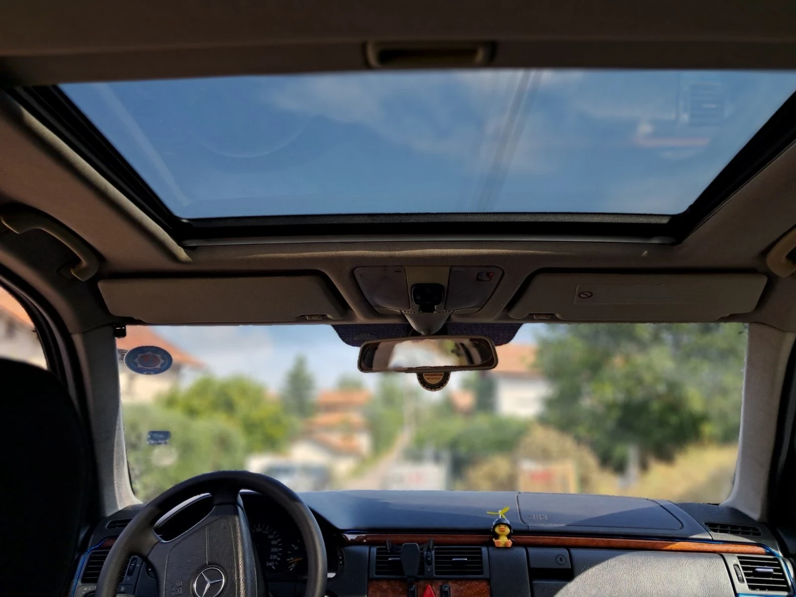 Mercedes-Benz E 220  - изображение 8