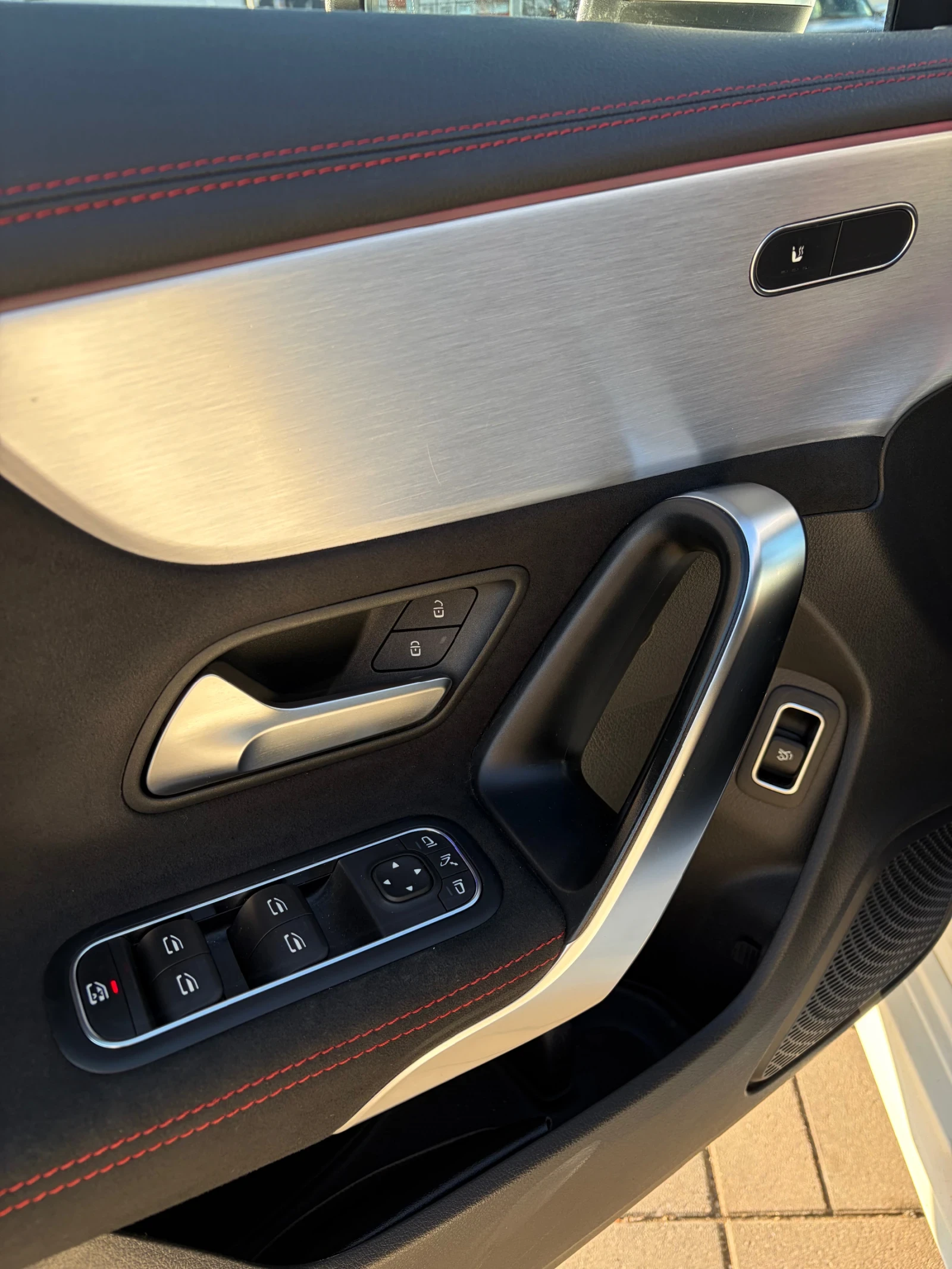 Mercedes-Benz CLA 350 AMG, снимка 12 - Автомобили и джипове - 54010456