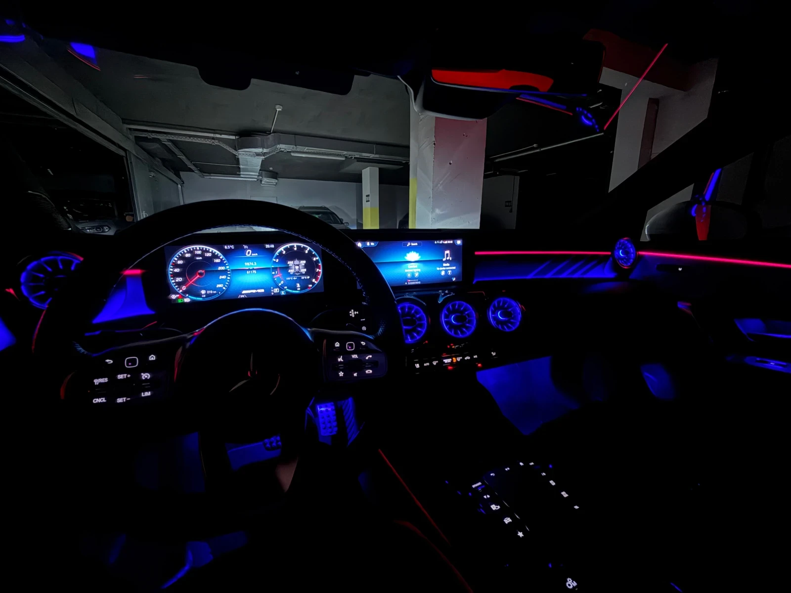 Mercedes-Benz CLA 350 AMG, снимка 17 - Автомобили и джипове - 54010456