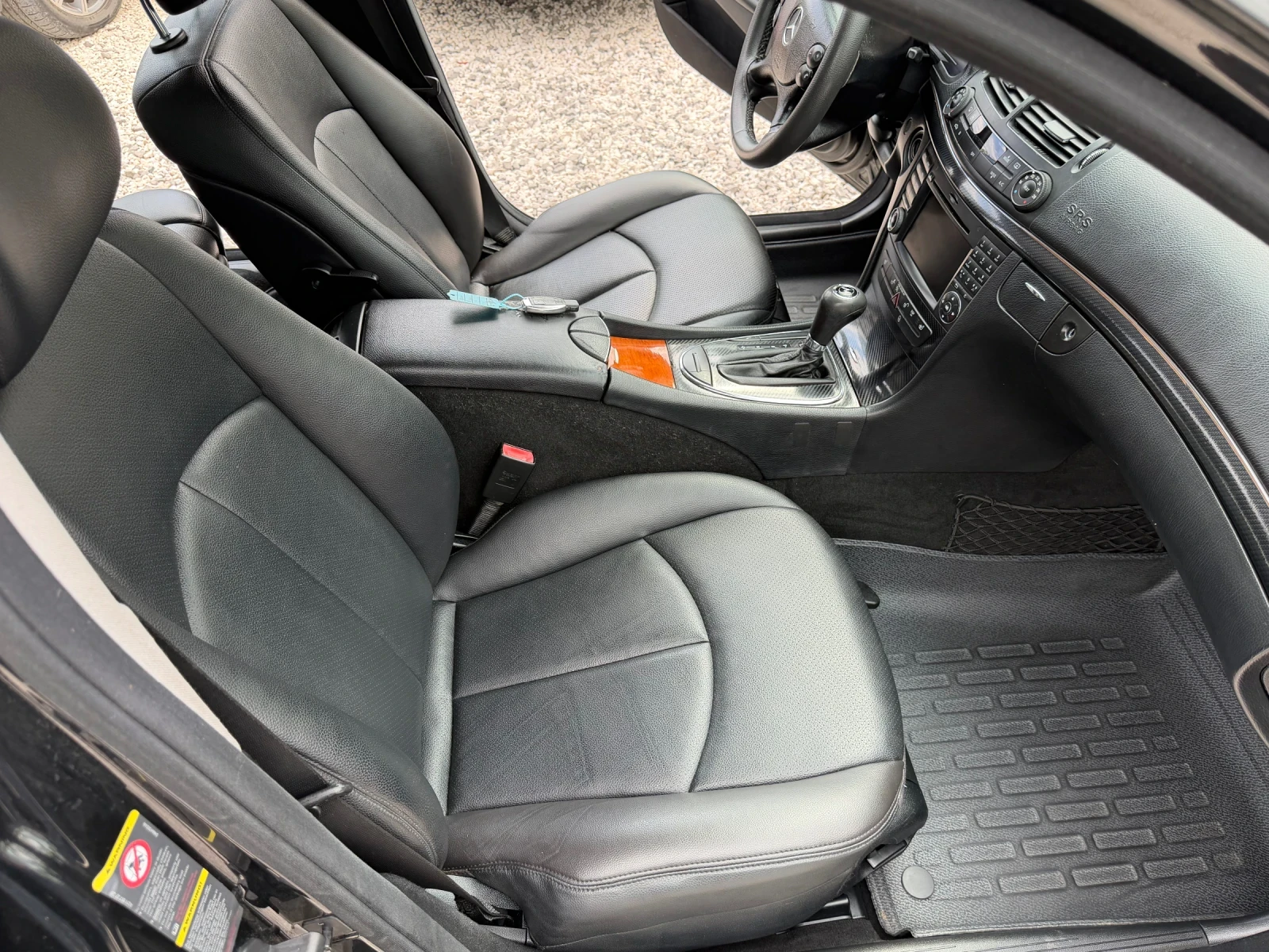 Mercedes-Benz E 220 FACE СЕДАН, снимка 11 - Автомобили и джипове - 54359951