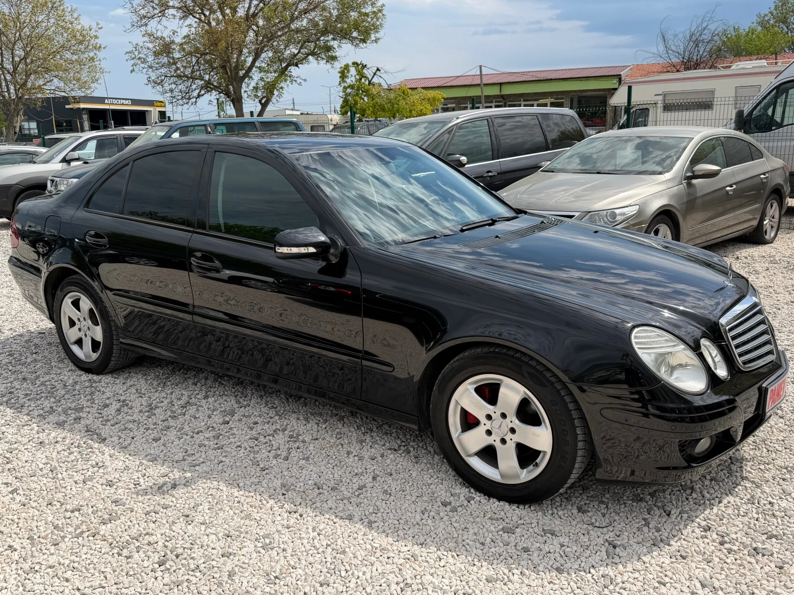 Mercedes-Benz E 220 FACE СЕДАН, снимка 7 - Автомобили и джипове - 54359951