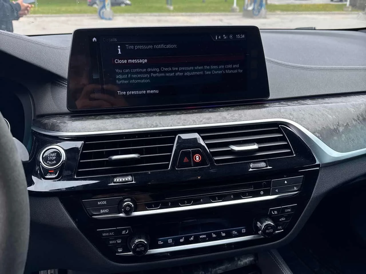 BMW 550 M550i xDrive  CARFAX, снимка 9 - Автомобили и джипове - 54663198