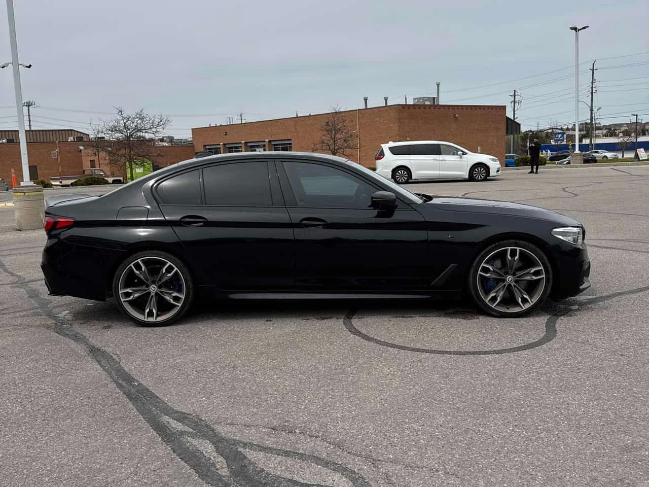 BMW 550 M550i xDrive  CARFAX, снимка 3 - Автомобили и джипове - 54663198