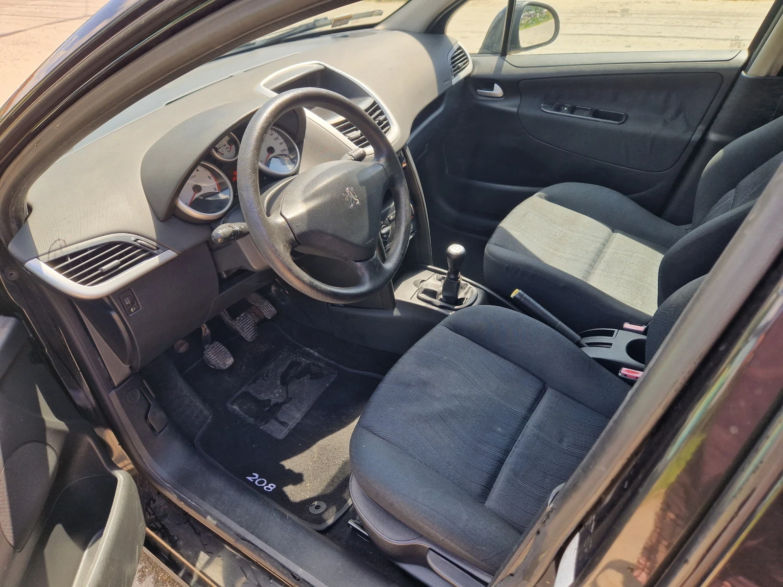Peugeot 207 1.4HDI, 75кс, 08г, 5вр, Италия , снимка 9 - Автомобили и джипове - 54703305