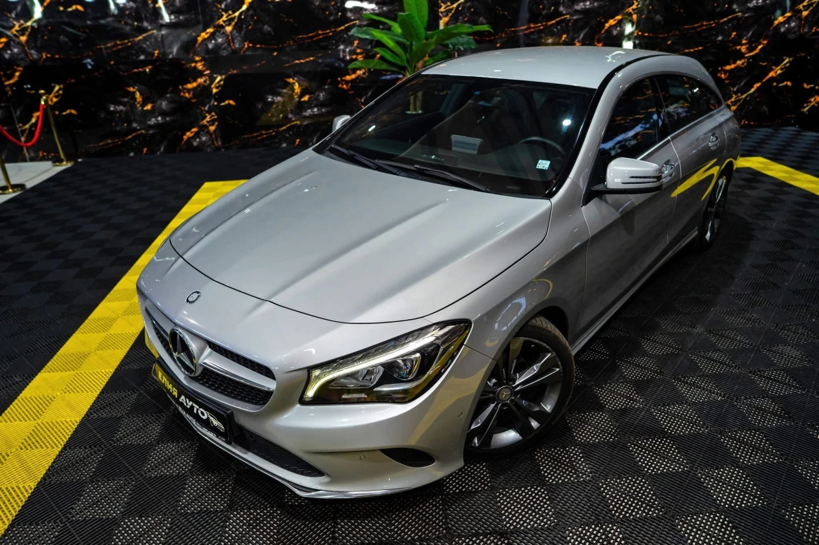 Mercedes-Benz CLA 200 D FACELIFT AMG LINE LED NAVI ЛИЗИНГ 100%, снимка 5 - Автомобили и джипове - 54723559