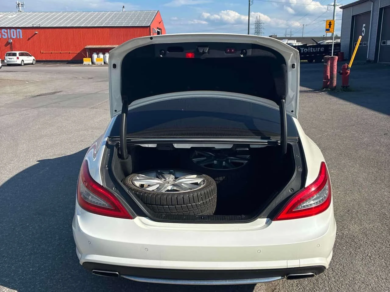 Mercedes-Benz CLS 550 DISTRONIC | HARMAN/K | + ГУМИ ДЖАНТИ | , снимка 11 - Автомобили и джипове - 55582932