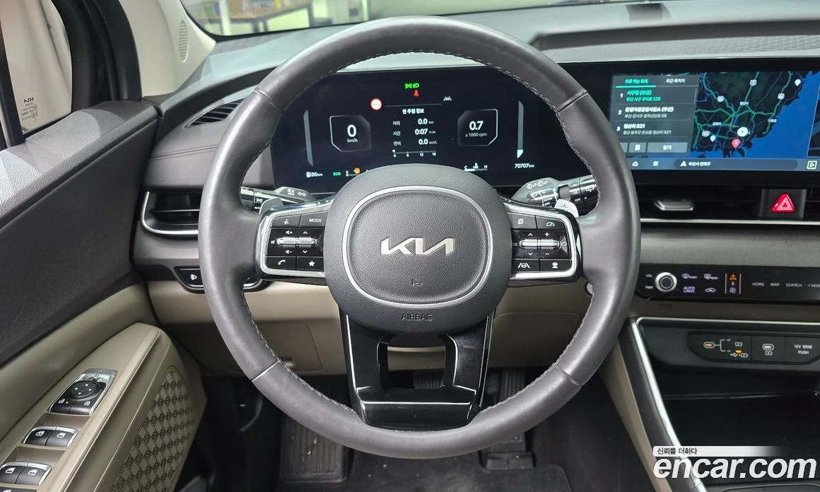 Kia Carnival Diesel 9-Seater Prestige, снимка 14 - Автомобили и джипове - 56155287