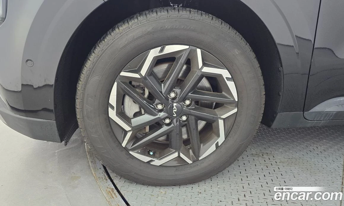 Kia Carnival Diesel 9-Seater Prestige, снимка 5 - Автомобили и джипове - 56155287