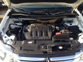 Mitsubishi Outlander 4x4/SUV, снимка 17