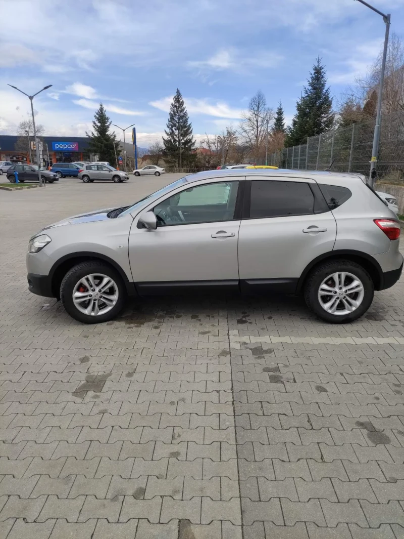 Nissan Qashqai, снимка 4 - Автомобили и джипове - 47843094