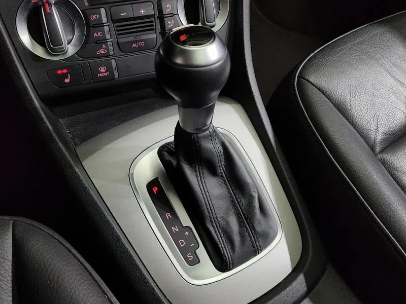 Audi Q3 2.0 TDI Quattro, снимка 9 - Автомобили и джипове - 55128637