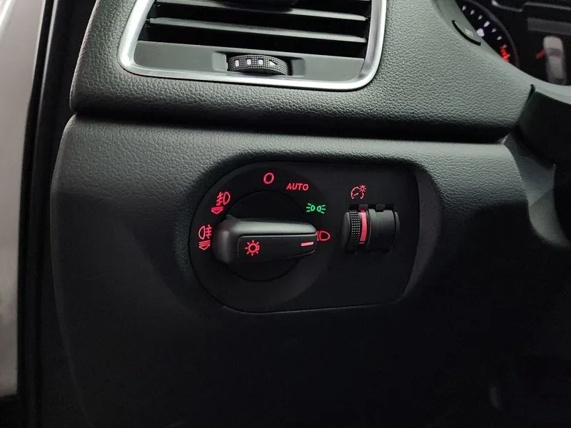Audi Q3 2.0 TDI Quattro, снимка 14 - Автомобили и джипове - 55128637