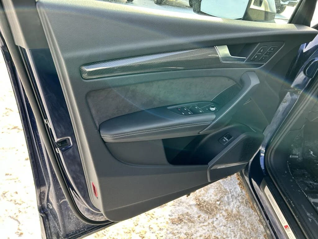 Audi SQ5 QUATTRO* TECHNIK* KEYLESS* АвтоКредит(ЦЕНА ДО БГ), снимка 16 - Автомобили и джипове - 53728734