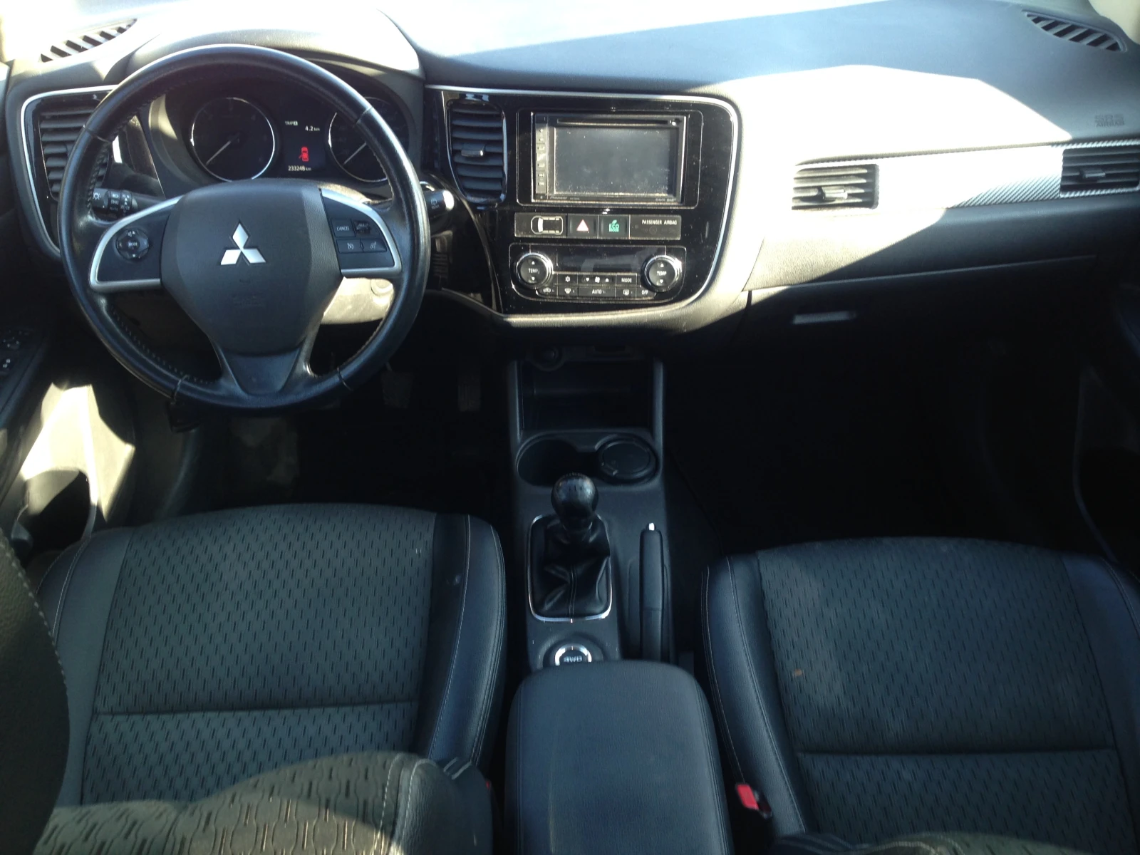 Mitsubishi Outlander 4x4/SUV, снимка 15 - Автомобили и джипове - 53769517