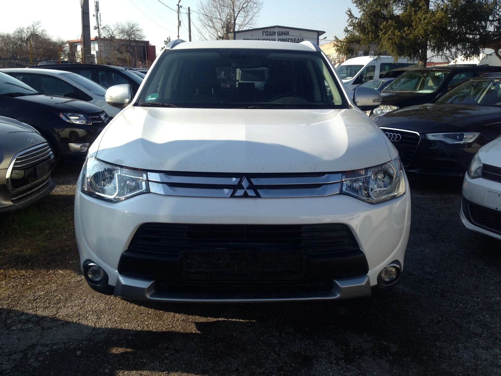 Mitsubishi Outlander 4x4/SUV, снимка 2 - Автомобили и джипове - 53769517