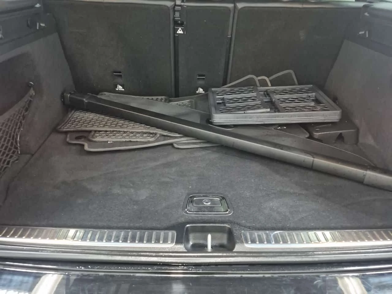 Mercedes-Benz GLC * 300 * ПАНОРАМА * ПОДГРЕВ * ДВА КЛЮЧА, снимка 16 - Автомобили и джипове - 53987344