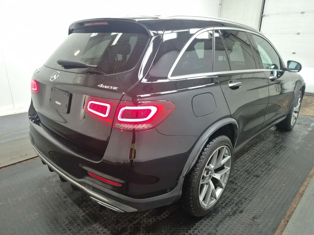 Mercedes-Benz GLC * 300 * ПАНОРАМА * ПОДГРЕВ * ДВА КЛЮЧА, снимка 4 - Автомобили и джипове - 53987344