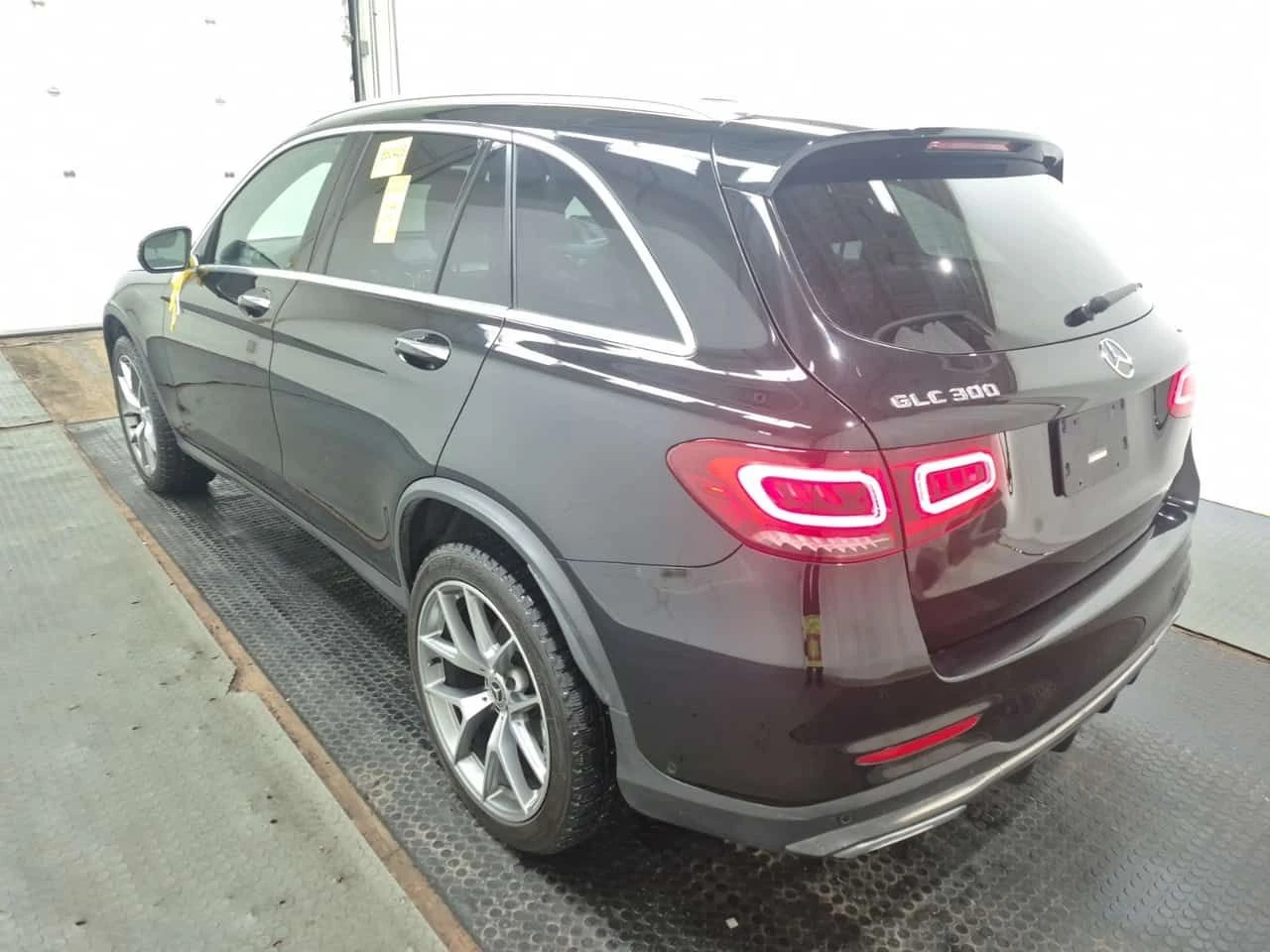 Mercedes-Benz GLC * 300 * ПАНОРАМА * ПОДГРЕВ * ДВА КЛЮЧА, снимка 3 - Автомобили и джипове - 53987344