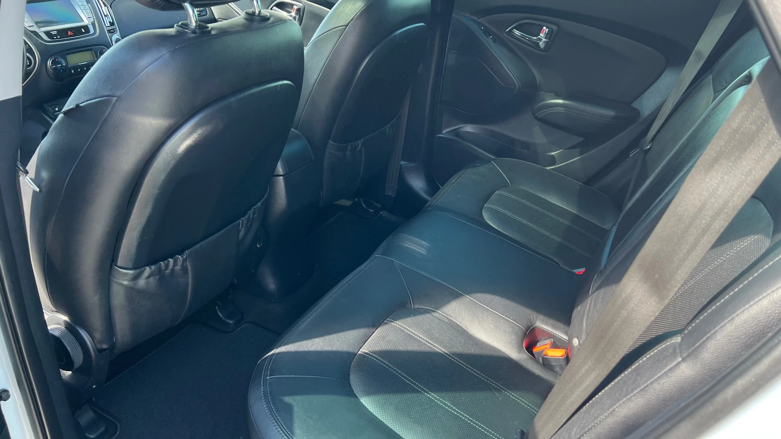 Hyundai IX35 2.0CRDI 136к.с., снимка 8 - Автомобили и джипове - 54571849