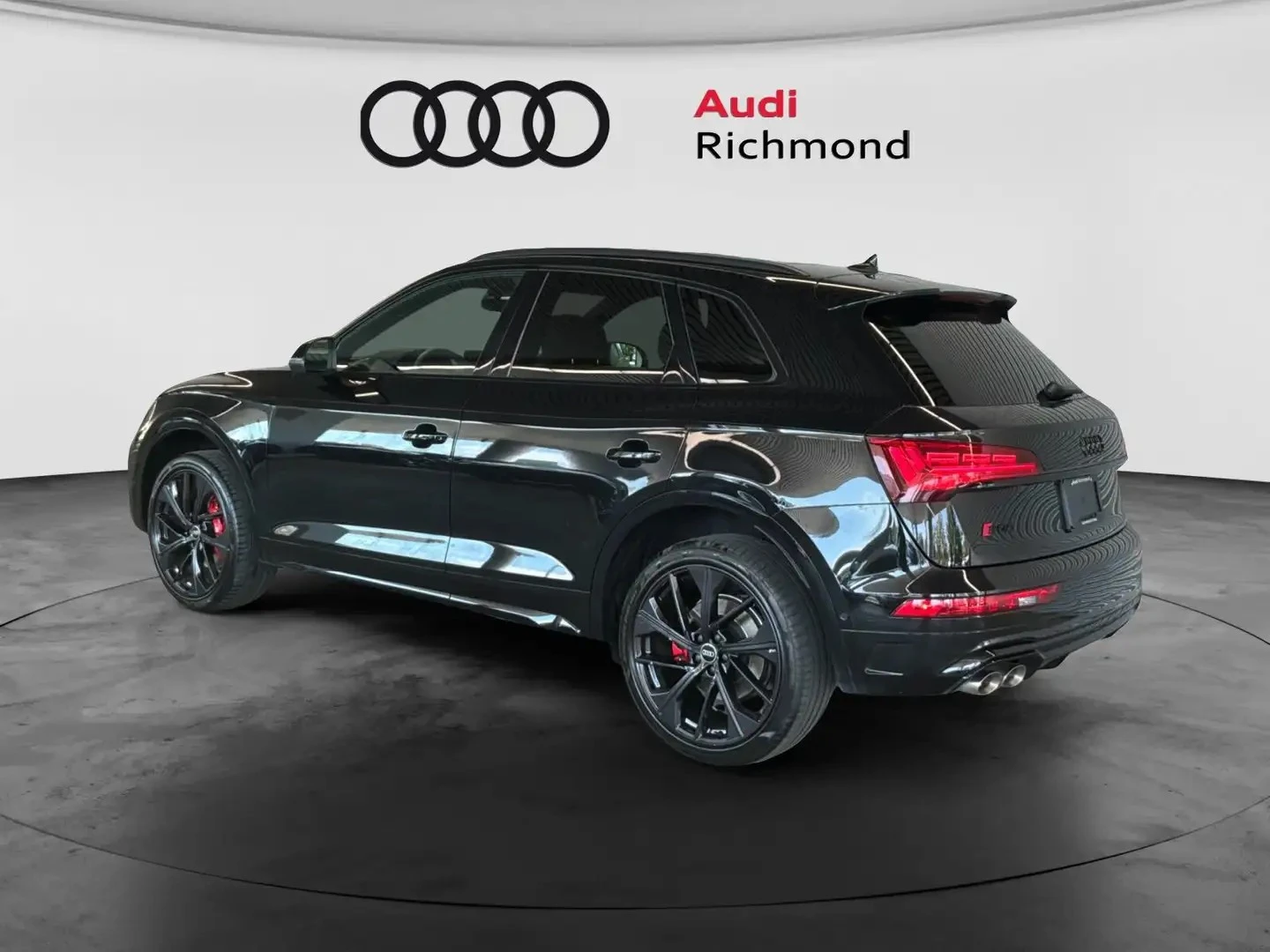 Audi SQ5 TECHNIK ЦЕНА ДО БЪЛГАРИЯ АВТОКРЕДИТ, снимка 4 - Автомобили и джипове - 55464898