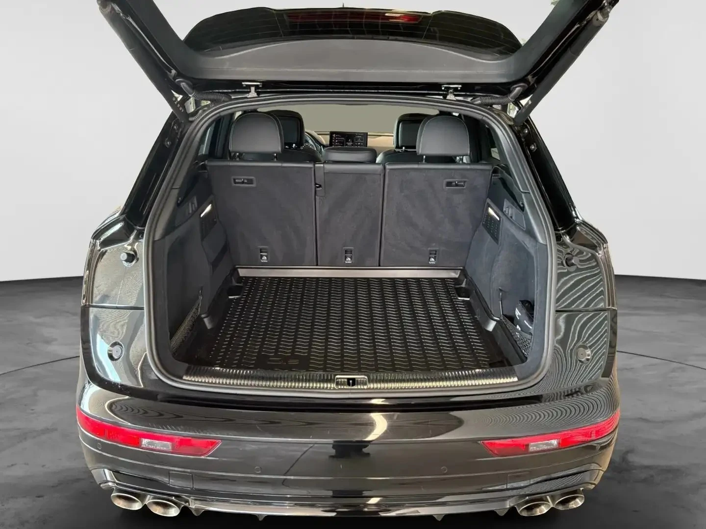 Audi SQ5 TECHNIK ЦЕНА ДО БЪЛГАРИЯ АВТОКРЕДИТ, снимка 5 - Автомобили и джипове - 55464898