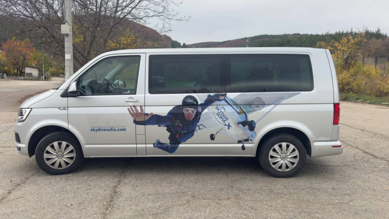 VW Caravelle 2.0TDI* АВТОМАТ* 8+ 1, снимка 8 - Бусове и автобуси - 52427789