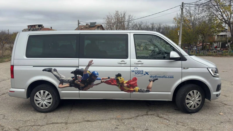 VW Caravelle 2.0TDI* АВТОМАТ* 8+ 1, снимка 4 - Бусове и автобуси - 52427789