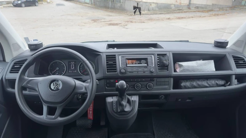 VW Caravelle 2.0TDI* АВТОМАТ* 8+ 1, снимка 12 - Бусове и автобуси - 52427789
