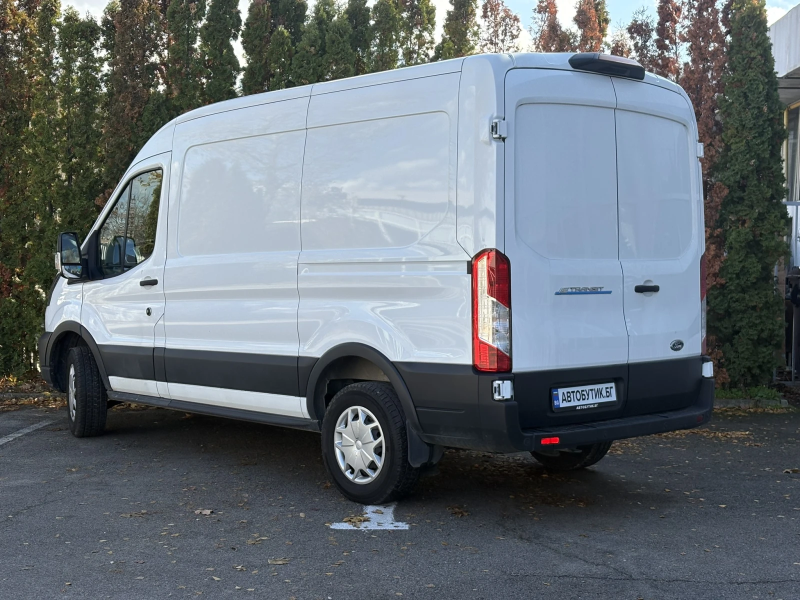 Ford Transit e-Transit 350 L2H2 - изображение 6