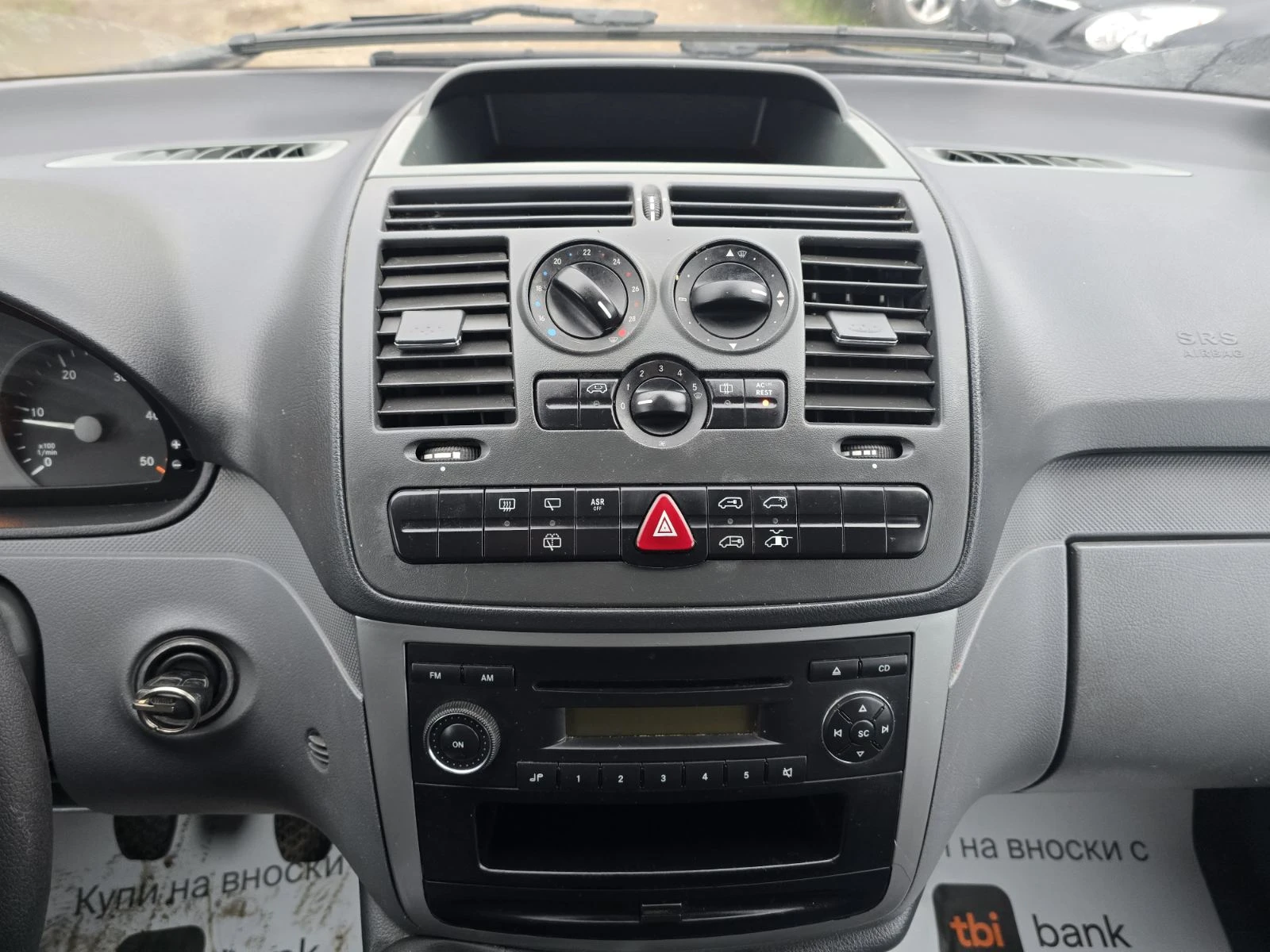 Mercedes-Benz Vito 111/2.2CDI, 9места, Климатик, Дълга база, снимка 10 - Бусове и автобуси - 53984130