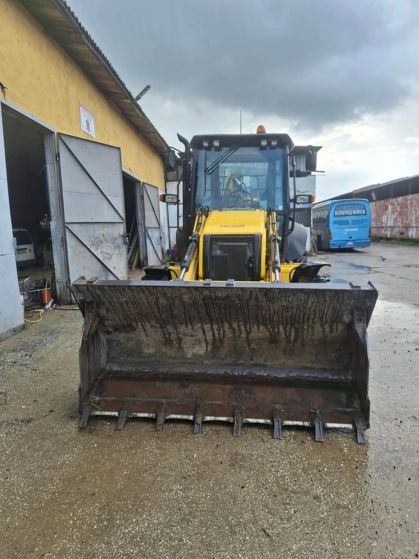 Багер New Holland B110C, снимка 3 - Индустриална техника - 54643704