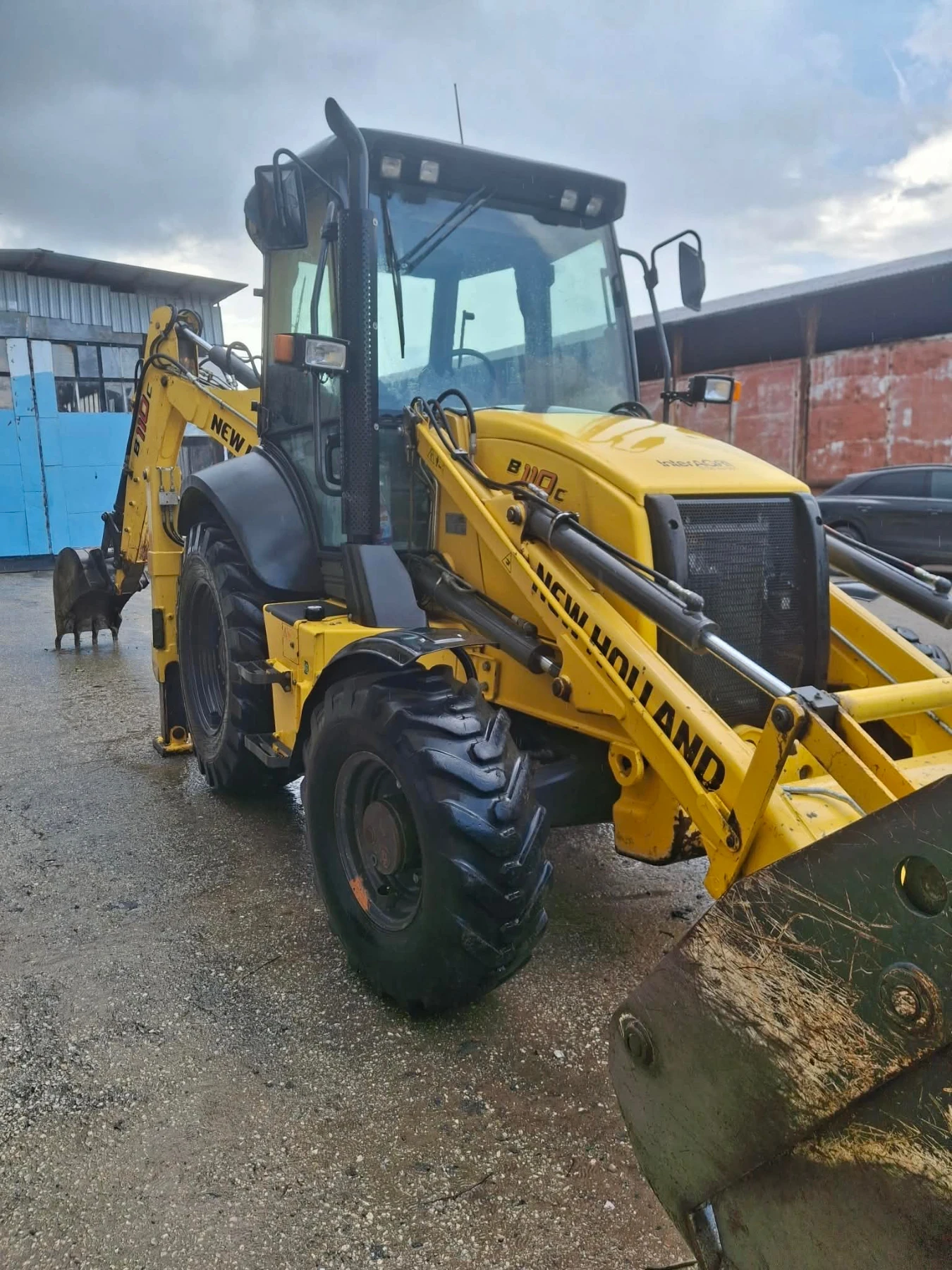 Багер New Holland B110C, снимка 2 - Индустриална техника - 54643704