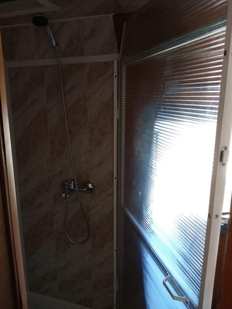 Кемпер Ford, снимка 7 - Каравани и кемпери - 52357531